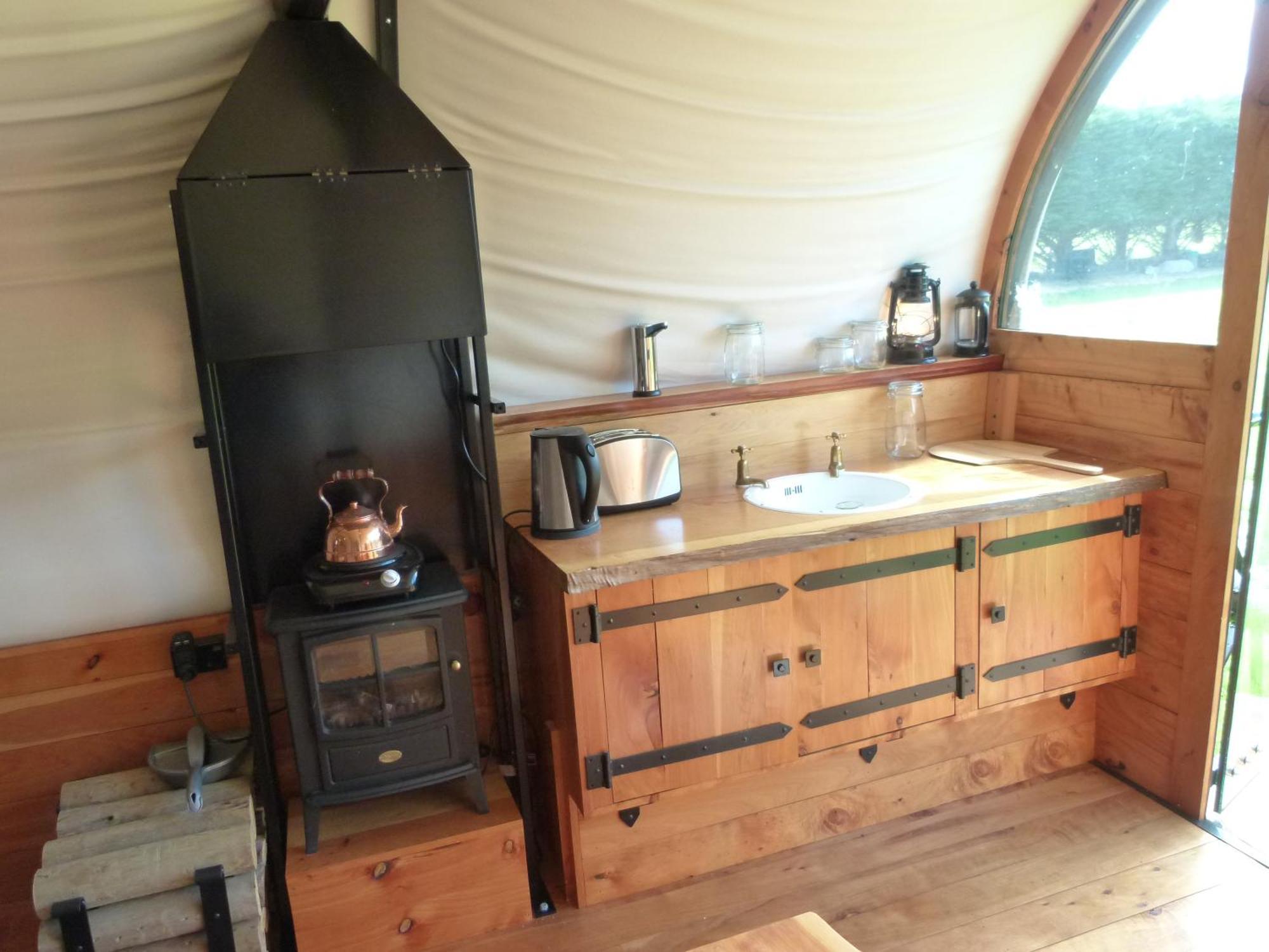 Wacky Stays - Unique Farm-Stay Glamping Rentals, Free Animal Feeding Tours Kaikoura Exterior photo