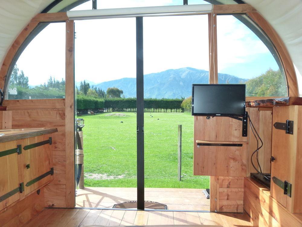 Wacky Stays - Unique Farm-Stay Glamping Rentals, Free Animal Feeding Tours Kaikoura Exterior photo