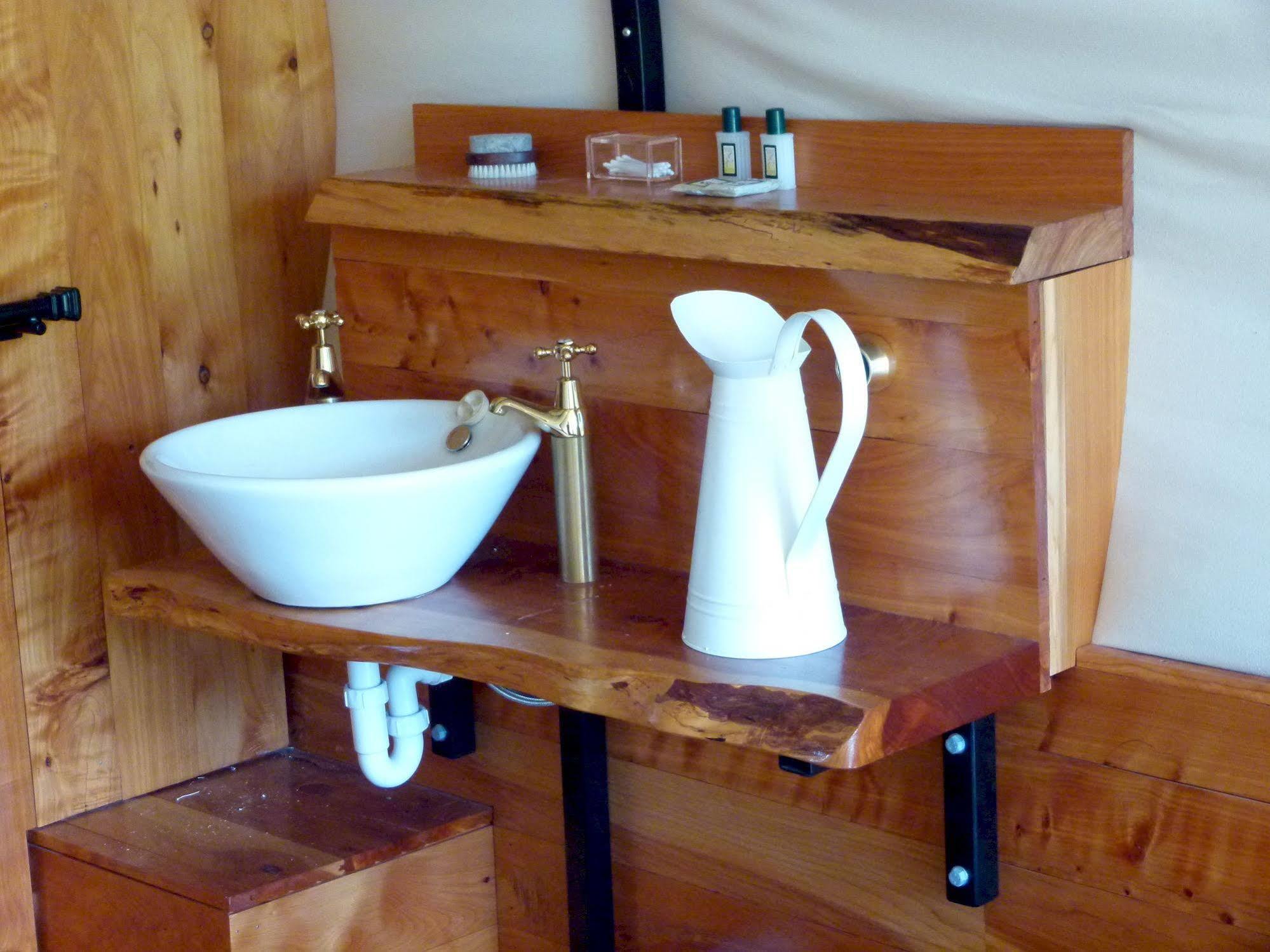 Wacky Stays - Unique Farm-Stay Glamping Rentals, Free Animal Feeding Tours Kaikoura Exterior photo
