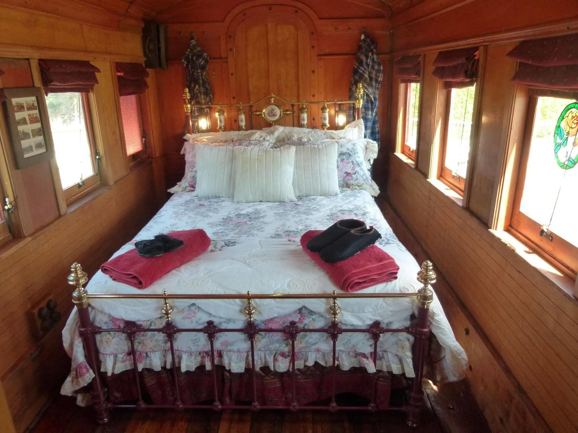 Wacky Stays - Unique Farm-Stay Glamping Rentals, Free Animal Feeding Tours Kaikoura Exterior photo