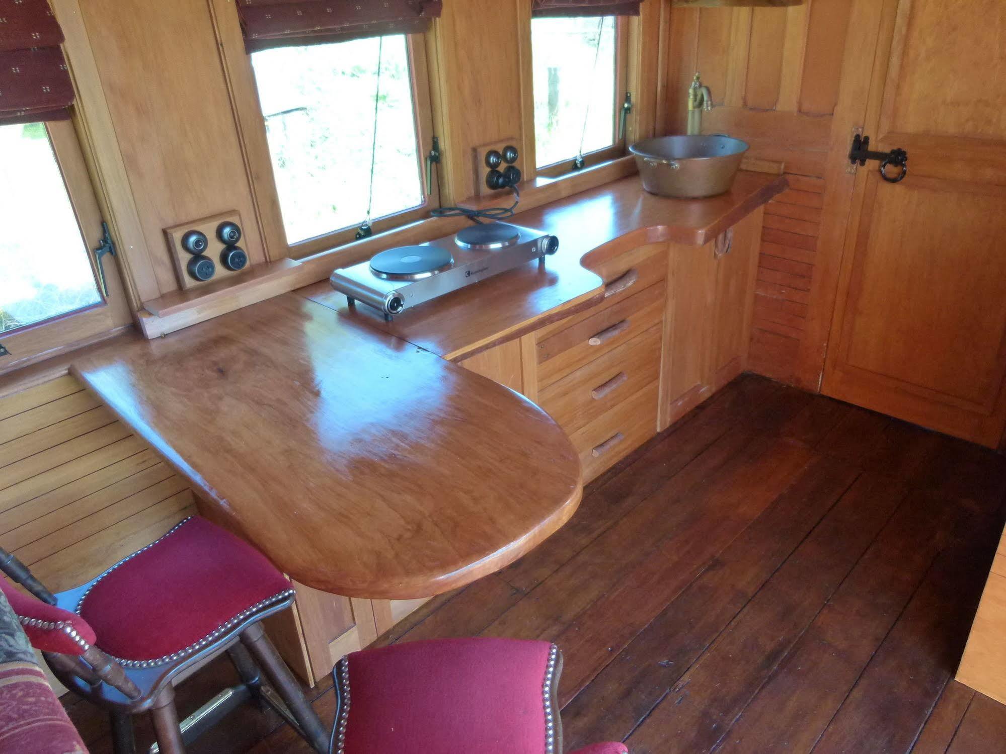 Wacky Stays - Unique Farm-Stay Glamping Rentals, Free Animal Feeding Tours Kaikoura Exterior photo