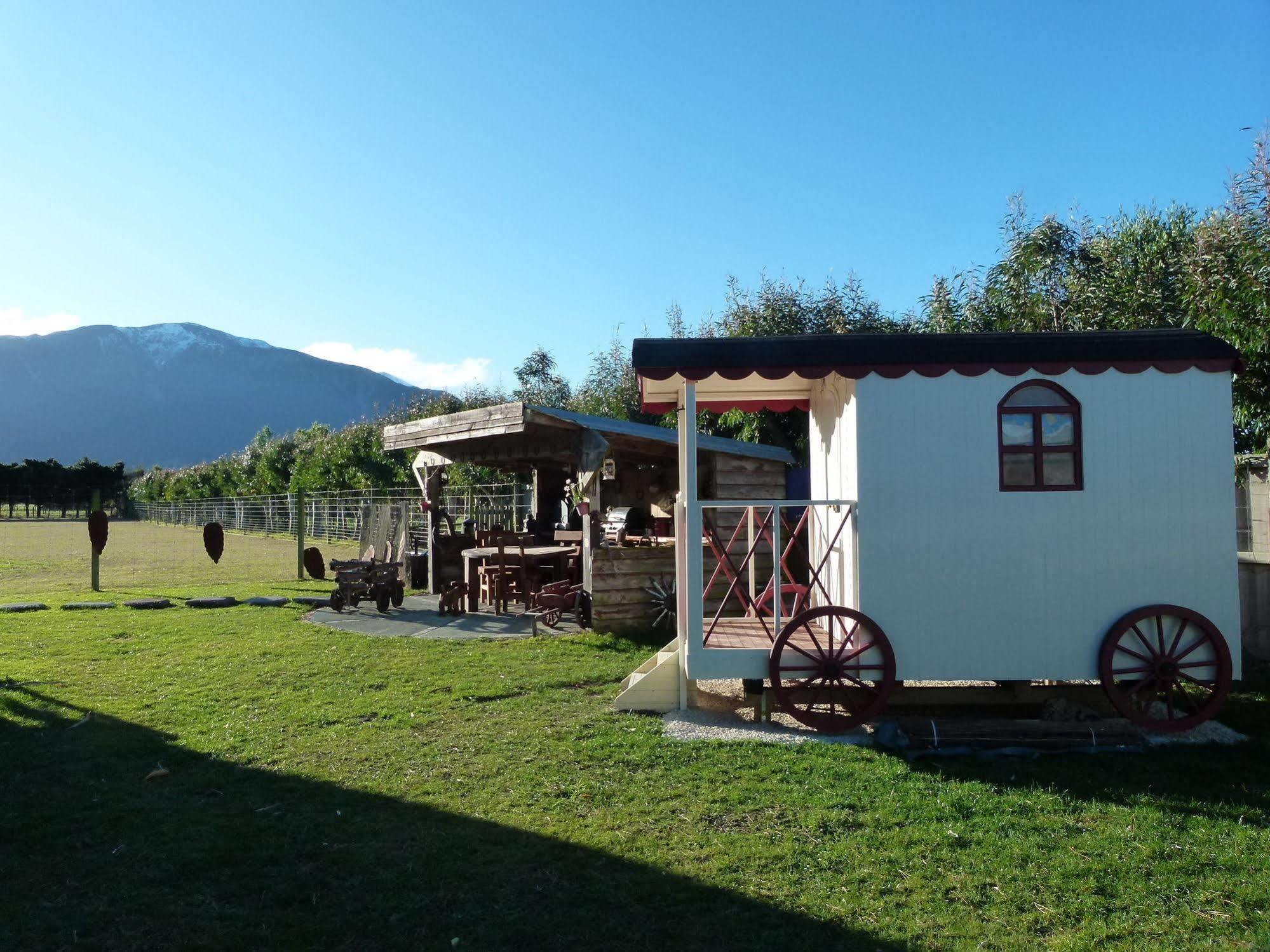 Wacky Stays - Unique Farm-Stay Glamping Rentals, Free Animal Feeding Tours Kaikoura Exterior photo